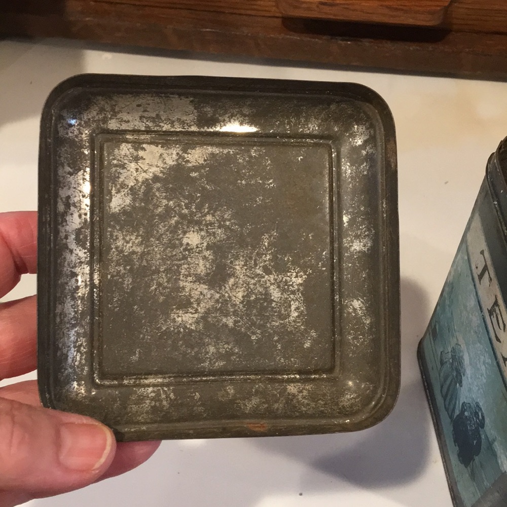 Vintage Tea Canister tin with charming Dutch scenes - Picture 8 of 10